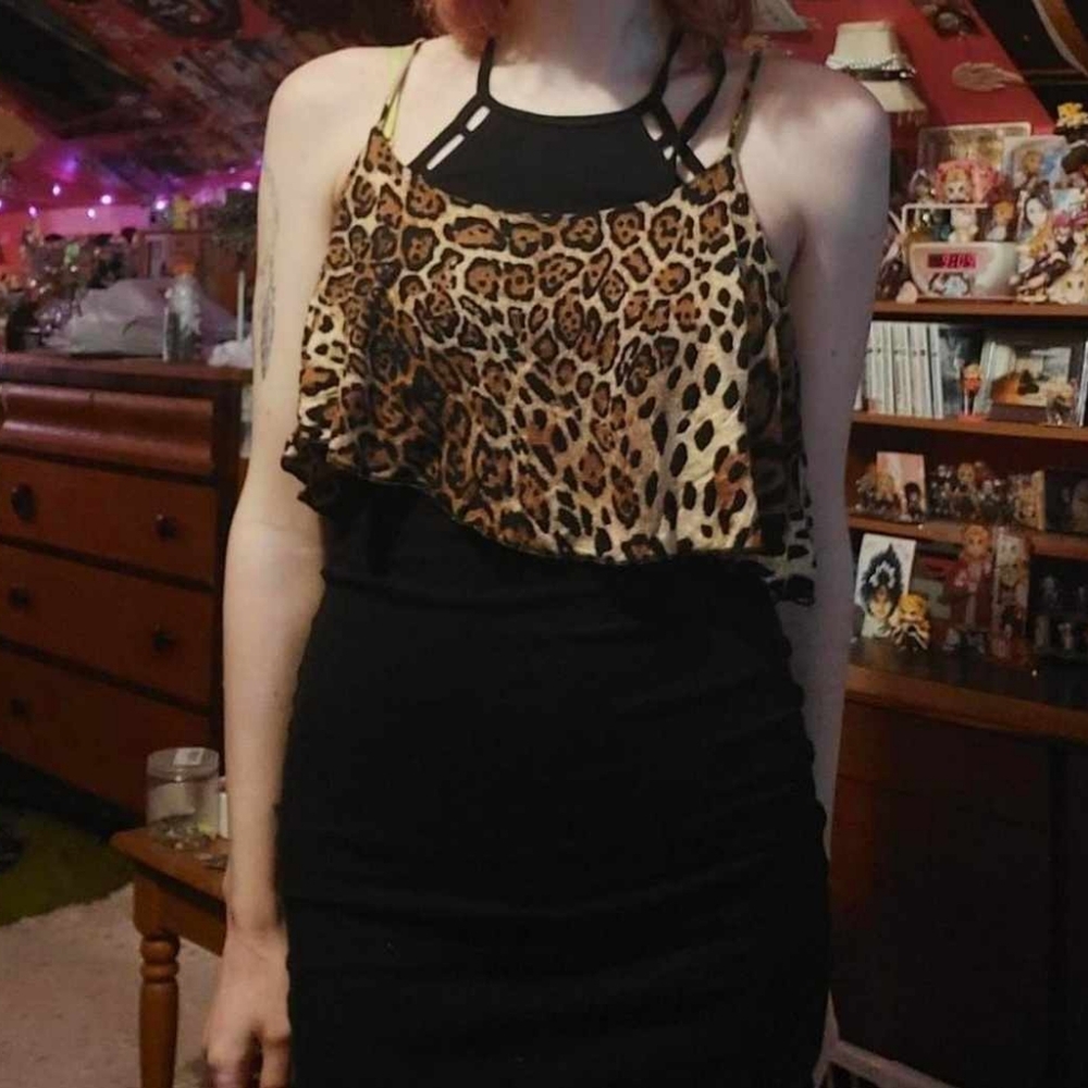 charlotte russe leopard print flowy spaghetti strap crop top